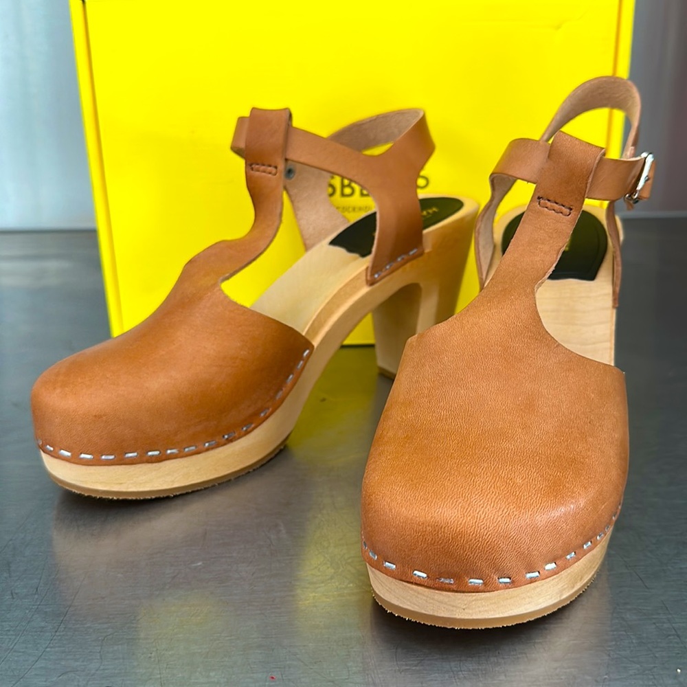 Swedish Hasbeens T-Strap sky high clogs
